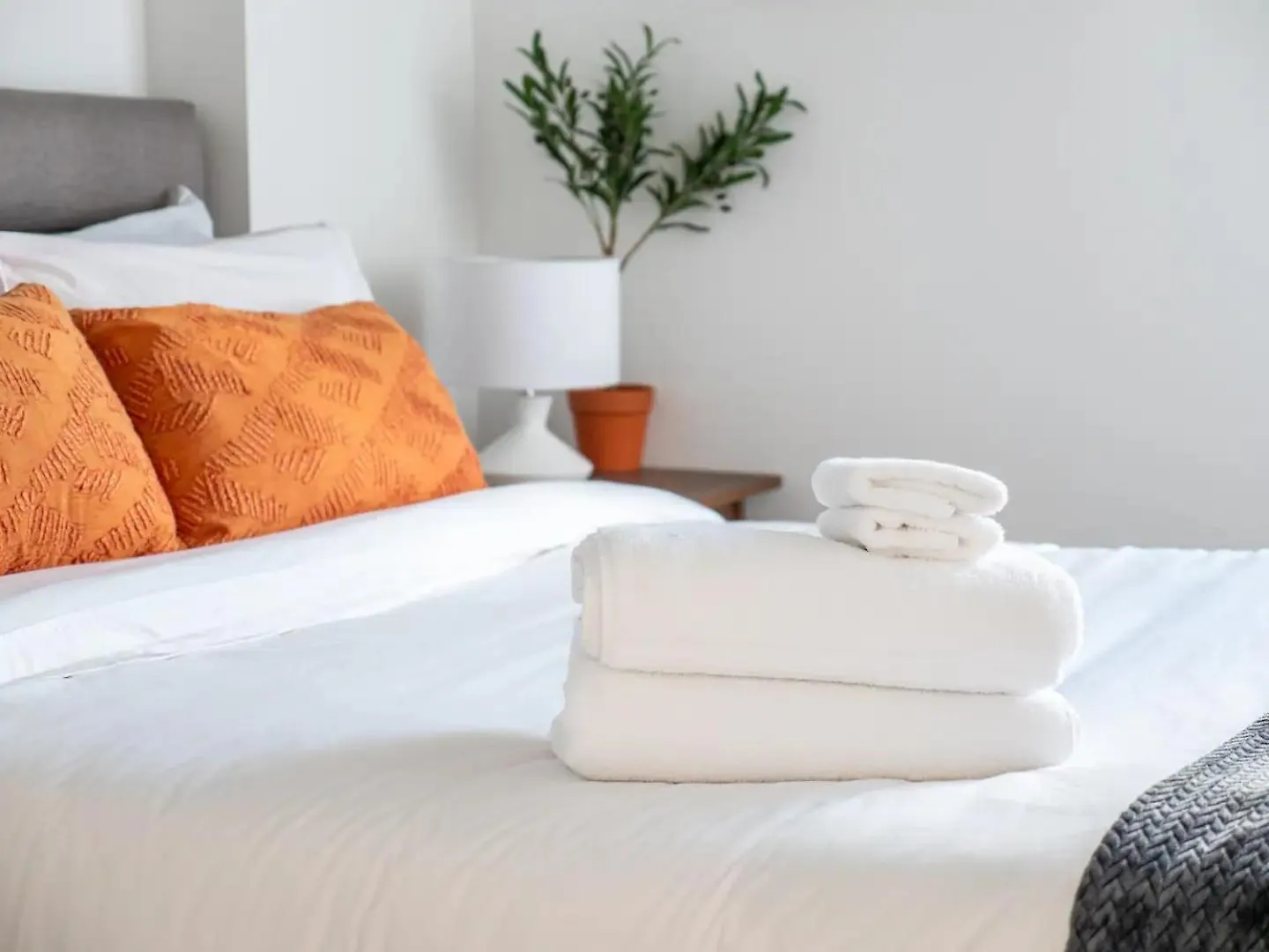 Rustic, Downtown Quebec, Rooftop Pool, 2 Bedrooms And 2 Bathrooms -Up To 6 Guests 0*, Quebeque